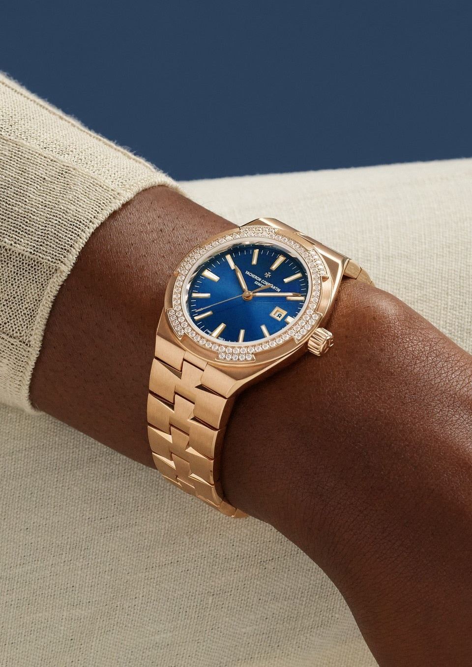 Vacheron Constantin Overseas Self-Winding 35 mm 4605V/200R-B978 — three-quarter view