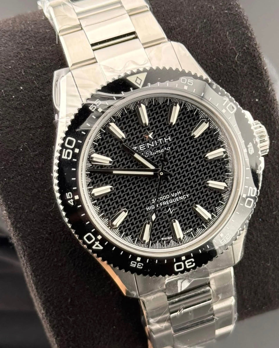 Zenith Chronomaster Solo Sport 03.5000.3620/21.M5000 black no-date dial and steel bracelet