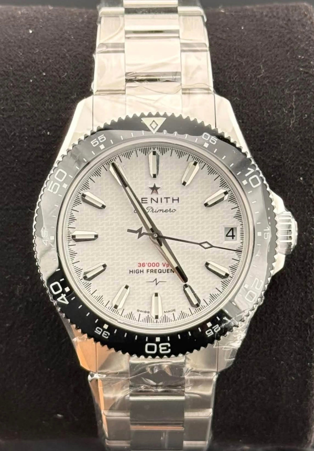 Zenith Chronomaster Solo Sport 03.5000.3620/69.M5000 white date — dial