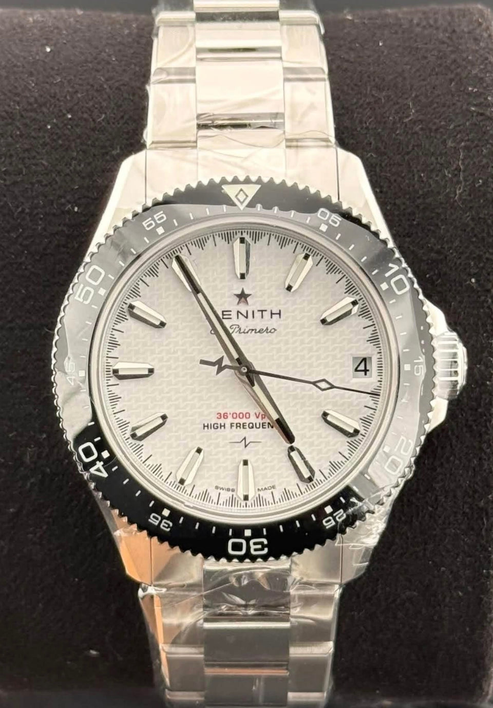 Zenith Chronomaster Solo Sport 03.5000.3620/69.M5000 white date — dial