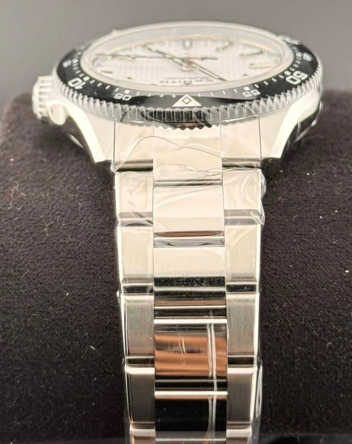 Zenith Chronomaster Solo Sport 03.5000.3620/69.M5000 white date — bracelet